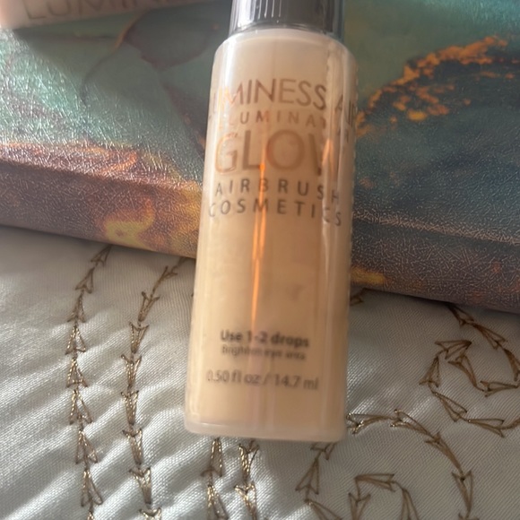 LUMINESS Airbrush Makeup Cosmetic / brand-new $15. each or bundle your colors ! - Picture 3 of 4